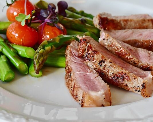 W czym moczyć mięso z królika?