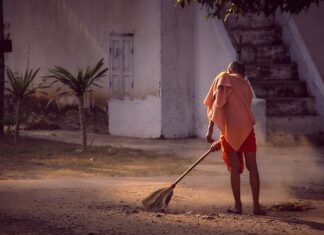 Jak prawidłowo zamiatać miotła? Jak prawidłowo zamiatać miotła?